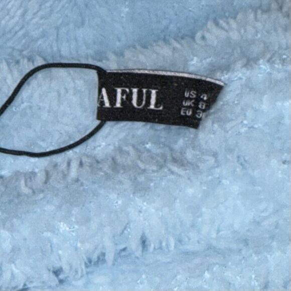 Zaful Cropped Sweater Women's Size 4 Blue Fuzzy Soft Casual Long Sleeves - Picture 6 of 10